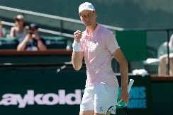 SINER U FINALU Italijan srušio Zvereva i sada čeka Alkaraza