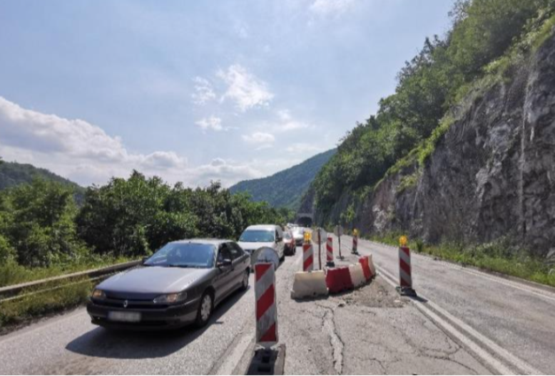 VAŽNO ZA SVE VOZAČE Na ovoj deonici se potpuno obustavlja saobraćaj