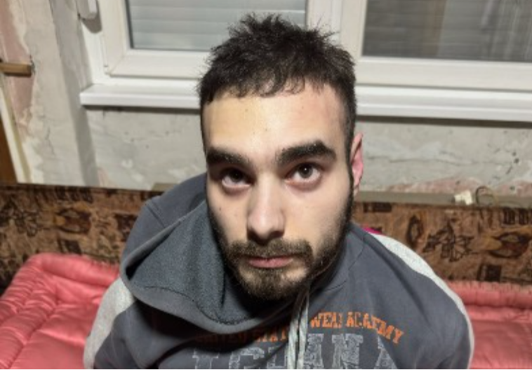 SLIKAO SE SA AUTOMATSKOM PUŠKOM I NAPISAO: VIDIMO SE 15. MARTA Nedeljkov je slika i prilika blokadera