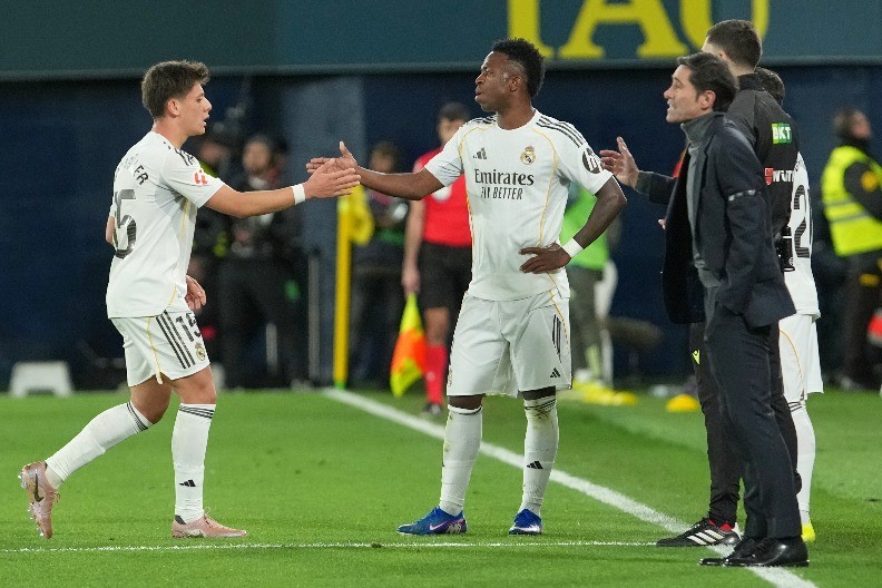 MAJSTORIJA GULERA Da li imamo gol godine? Pogledajte bombu mlade zvezde Reala sa 70 metara