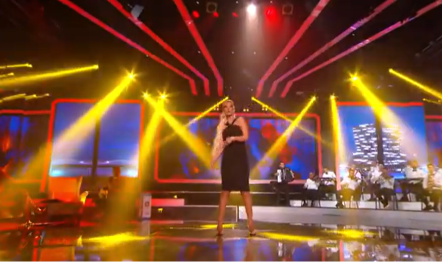 "TVOJ MUŽ JE MNOGO DOBAR U KREVETU" Našu pevačicu nakon porođaja medicinska sestra šokirala priznanjem!