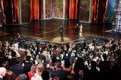 IZA KULISA DODELE OSKARA Skoro je nemoguće doći do ulaznica, a zvanicama je jedna stvar STROGO zabranjena