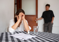 "Kada se muškarac ovako ponaša, vreme je da mu spakujete kofer": Psiholog otkriva tri znaka da je ljubav "umrla"