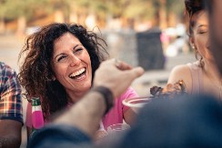 NASMEJAĆE VAS DO SUZA Ovo su NAJDUHOVITIJI horoskopski znakovi - nema im ravnih