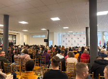 VUČIĆ U OBILASKU FABRIKE MB NAMENSKA LUČANI Zaposleni ga ushićeno čekaju