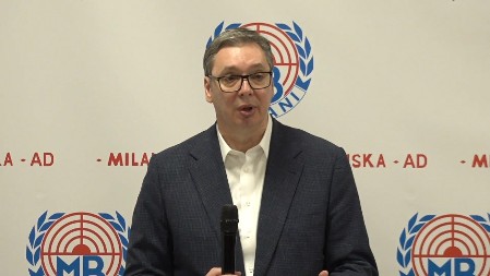 DRŽAVA SE NEĆE NIKAD ODREĆI VEĆINSKOG VLASNIŠTVA: Vučić u Lučanima poslao JASNU PORUKU