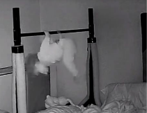 MAJKA UGLEDALA STRAŠNU SCENU NA BEBI MONITORU! Stavila sina da spava, kad je ovo videla SLEDILA SE