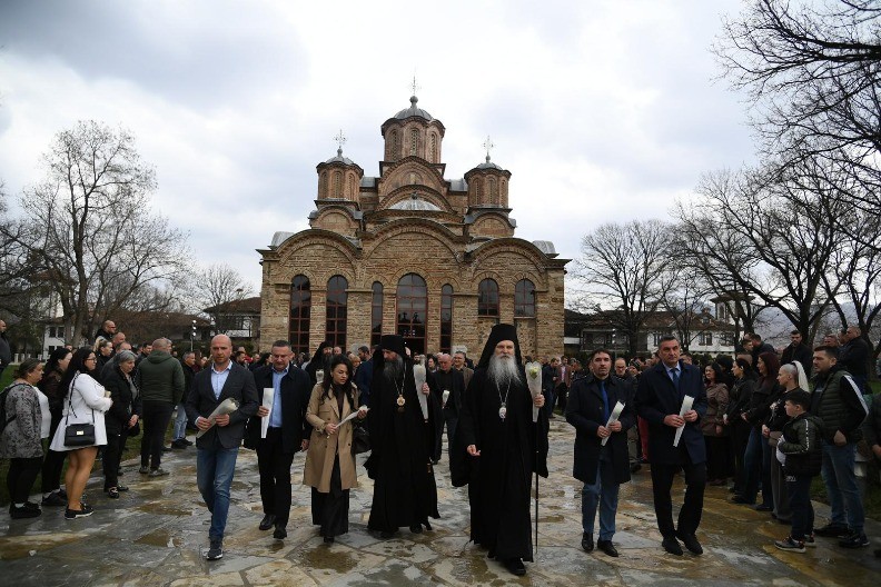 U Gračanici obeležena godišnjica martovskog pogroma nad Srbima na KiM (FOTO)
