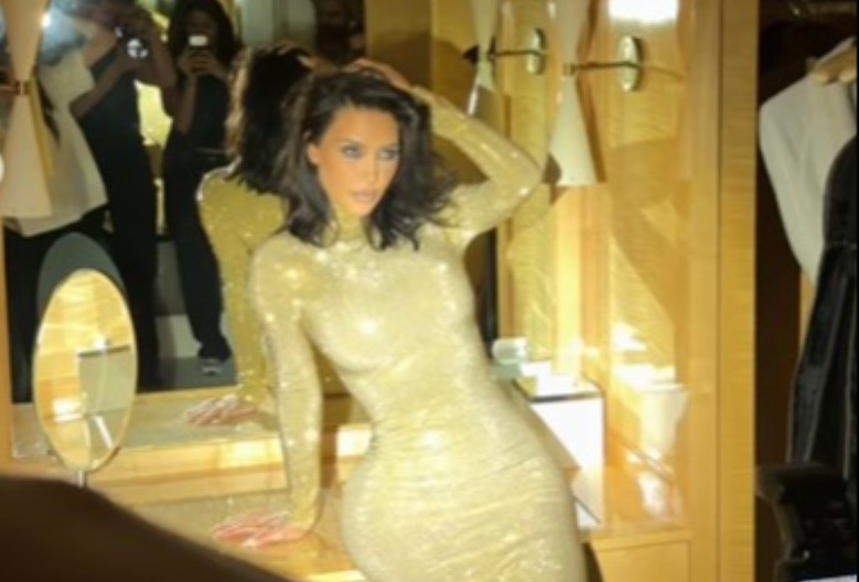 Nova Kim Kardašijan sa plavim očima: Jedni je obožavaju, drugi šokirani!