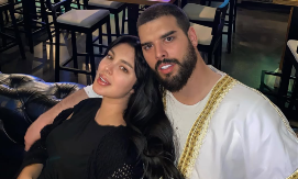 "SPREMAN SAM ZA PETO" Žena Adama Adaktara se tek porodila, a on je javno pitao da prošire porodicu!