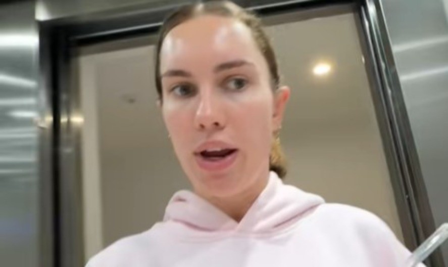 IZ SNA U NOĆNU MORU Influenserka se preselila u najsigurniju zemlju na svetu, posle 7 meseci POBEGLA GLAVOM BEZ OBZIRA