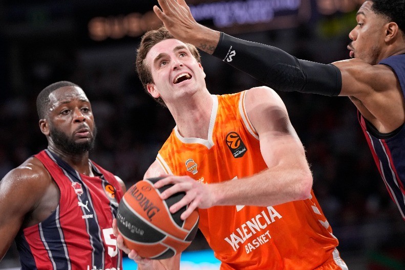 VALENSIJA OBAVILA VELIKI POSAO Važan igrač potpisao novi ugovor