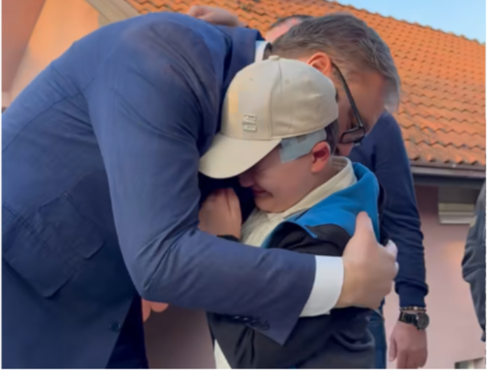 "DNO DNA, POJEDINCI SPREMNI DA POKAZE SVE GRANICE LJUDSKOSTI"Oštra reakcija zbog blokaderskih voditelja koji su ismevali bolesnog dečaka