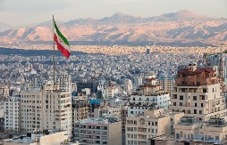 IRAN POGODIO ZEMLJOTRES Još jedna katastrofa usred rata 