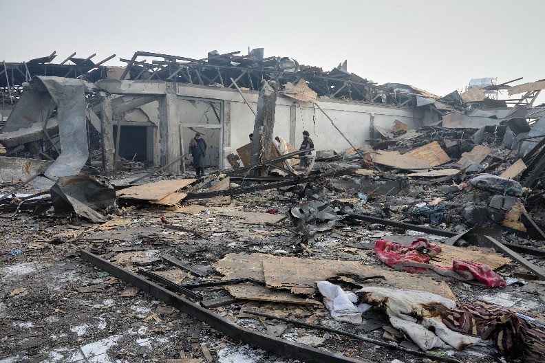 MASAKR! Raspalili bombom po bolnici, preko 400 mrtvih!