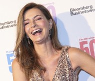 Žena ima 60 godina i izgleda kao avion: Slavna manekenka se skinula i pokazala svoje telo, popadale vilice svima