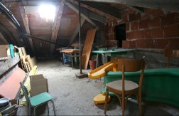 PROBUDILO JE LUPANJE SA TAVANA: Kad je otvorila vrata, nije mogla da veruje koga je zatekla