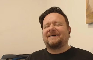 "SMEJEM SE JER POKUŠAVAM DA ZAMISLIM KAD VUČIĆ RIKNE" Na Novoj S nastavljaju s vulgarnostima, Vidojković i Kulačin ne biraju reči o predsedniku Srbije (VIDEO)