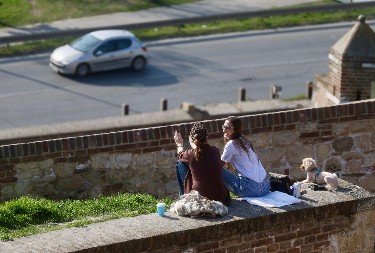 U PETAK, TAČNO U OVOLIKO SATI POČINJE PROLEĆE: Dobro pogledajte šta će biti sa suncem u Beogradu
