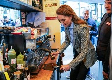 Kako se ova udala? Kejt ne zna ni kakvu kafu muž pije, a zajedno 20 godina (FOTO)