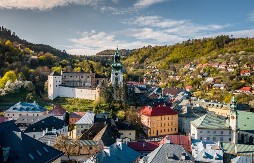 Nekada najbogatiji grad u Evropi ima 60 jezera - nalazi se u krateru urušenog vulkana, a mnogi nikada nisu čuli za njega