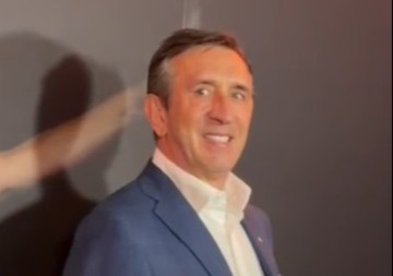 CEO BEOGRAD VEČERAS GLEDA U TEU BILANOVIĆ Žika Jakšić stao uz nju (FOTO)