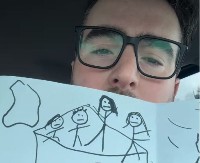 UČITELJICA GA HITNO POZVALA U ŠKOLU ZBOG ĆERKINOG CRTEŽA Kad je video šta je nacrtala, nije znao da li da se smeje ili plače