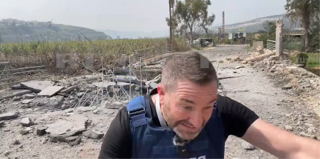 ZASTRAŠUJUĆI SNIMAK IZ LIBANA! Raketa pala na samo nekoliko metara od novinara (VIDEO)