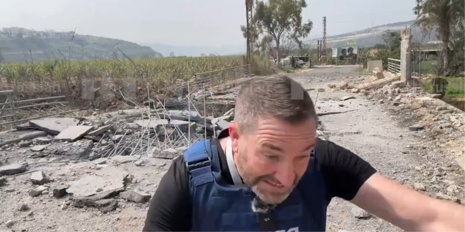 ZASTRAŠUJUĆI SNIMAK IZ LIBANA! Raketa pala na samo nekoliko metara od novinara (VIDEO)