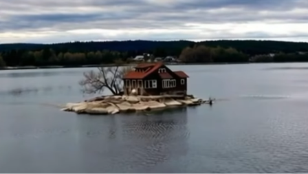 NAJMANJE NASELJENO OSTRO NA SVETU IMA JEDNU KUĆU I DVE STOLICE Evo ko živi na njemu