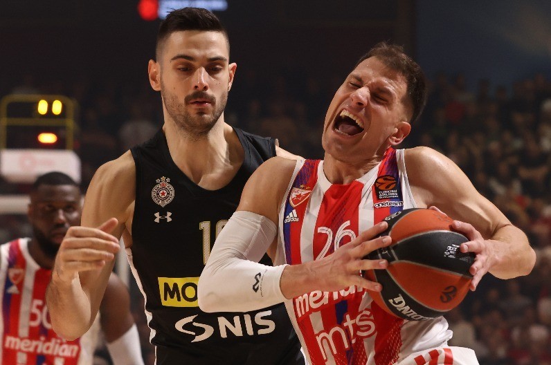 "GAĐALI SU ME AJFONOM OD 1.000 EVRA" Miljenik "grobara" se prisetio večitog derbija