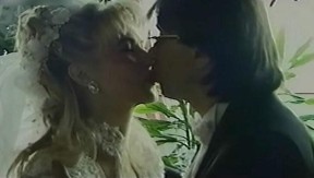 Venčanica duga nekoliko metara, gosti pečenje kidali prstima, a kuma... Ovako je izgledalo venčanje Suzane i Saše