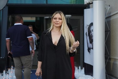 "ODAKLE VAM TA INFORMACIJA?" Pevačica u tajnosti kupila stan u Dubaiju, cena prava sitnica!