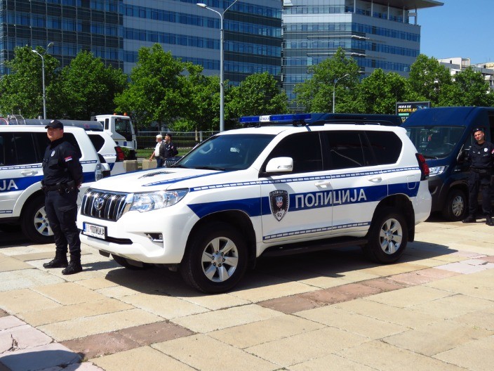 OPSADNO STANJE NA OMLADINSKOM STADIONU! Više patrola policije na terenu, evo šta se dogodilo