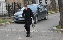 ODUZETA IMOVINA NAŠOJ PEVAČICI: "Živim u stanu od 39 kvadrata, sve je prebacio na svoje ime"