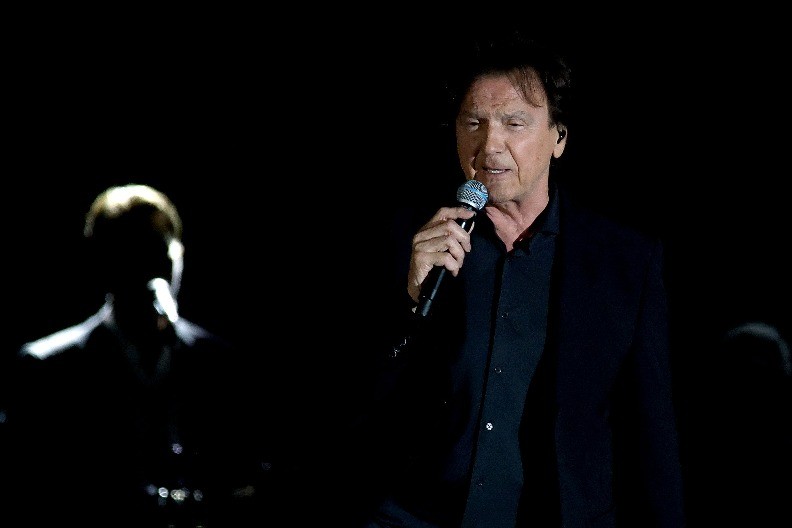 NAŠA GLUMICA (34) U ČOLINOM ZAGRLJAJU Pozirali sa širokim osmesima, a povod je poseban! (FOTO)