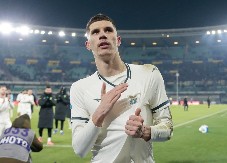 BEZ MILOSTI ZA SRBINA Trener opet potkačio Ratkova, zašto ovo radi?