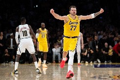 NAVIJAČI LEJKERSA SE NAJEŽILI Luka kao Kobi!