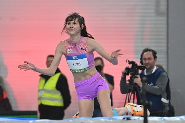 FINALE SVETSKOG PRVENSTVA Angelina Topić preskočila i 196, ozbiljan okršaj sa Ukrajinkom