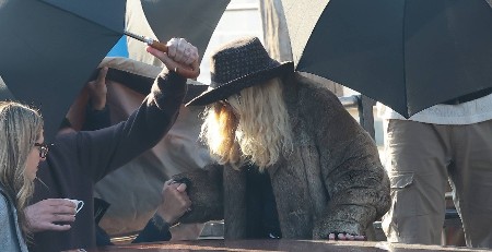 Madona uznemirila fanove: Htela je da sakrije lice, a onda je otkrila nešto jezivo