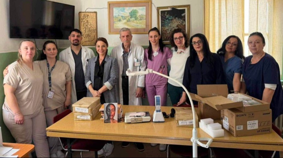 LESKOVAC DOBIO VREDNU DONACIJU: Fondacija Mozzart i „Žena uz ženu“ opremili odeljenje onkologije  