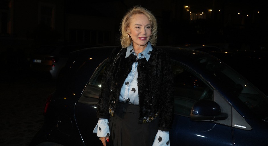 EVO KAKO SU POZNATI ČESTITALI BAJRAM Oglasila se Lepa Brena, a ova dama raznežila pratioce čestitkom! (FOTO)