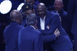 OVAKO NEŠTO NIJE VIĐENO Čuveni košarkaš ušao u drugu Kuću slavnih, nećete verovati u kom sportu