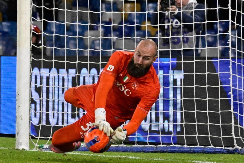 VANJA SAČUVAO MREŽU Napoli ne odustaje od titule