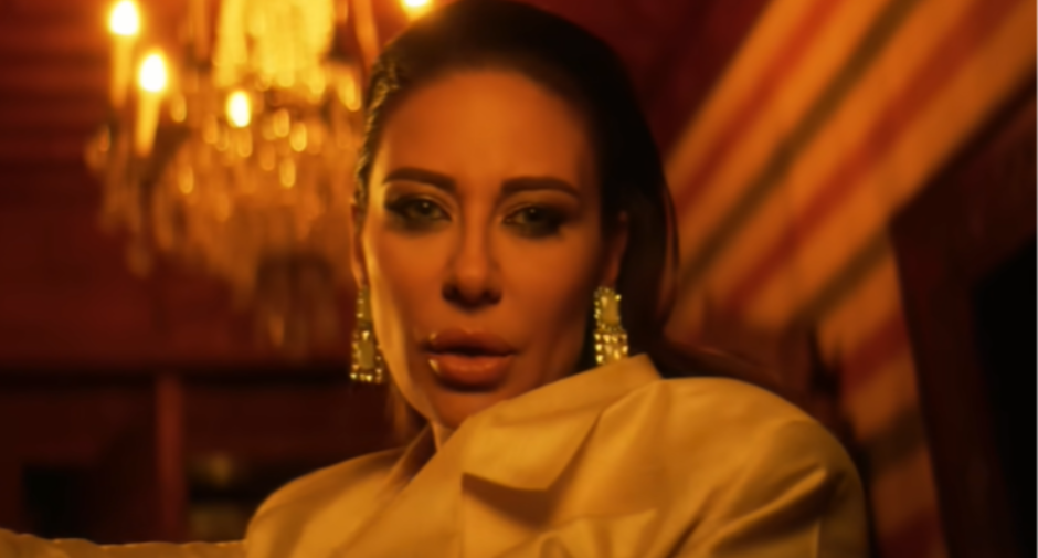 ANU NIKOLIĆ PONOVO IZBACUJU IZ HOTELA? Pevačica ponovo pravi haos! 