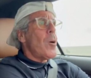 EPSTINOV DVOJNIK SNIMLJEN U AMERICI Život mu se pretvorio u pakao: ''Ljudi, ja nisam taj čovek!''