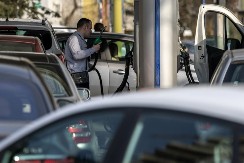 KRIZA U VELIKOJ BRITANIJI! Pumpe ostale bez goriva, vlasti kažu - smanjite brzinu?!