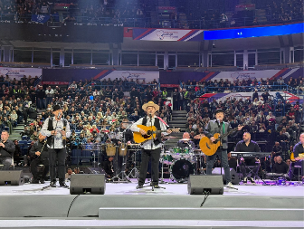 ARENA POPUNJENA DO POSLEDNJEG MESTA, POČEO VELIČANSTVENI SKUP Vučić ima ključnu poruku za sve (VIDEO)