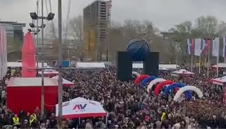 OVO TREBA DA VIDITE, STIGLE SU I PRVE PROCENE O BROJU Pogledajte koliko je ljudi ostalo ispred "Arene" (VIDEO)