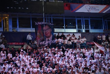 VUČIĆ STIGAO U ARENU, IMA VAŽNU PORUKU ZA SVE! Ori se "Aco, Srbine", sve puno do poslednjeg mesta! Veličanstven skup u Beogradu (VIDEO